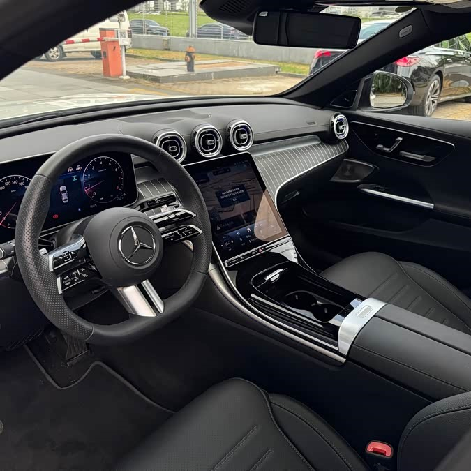 Second-Hand MID-Size Sedan C200L Mercedes-Benz C-Class Available