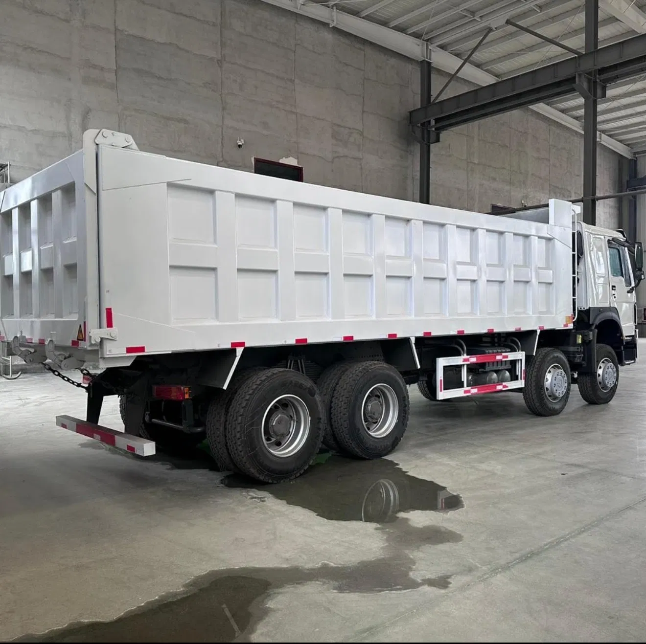 HOWO 8X4 Heavy-Duty Dump Truck for Reliable Construction Work