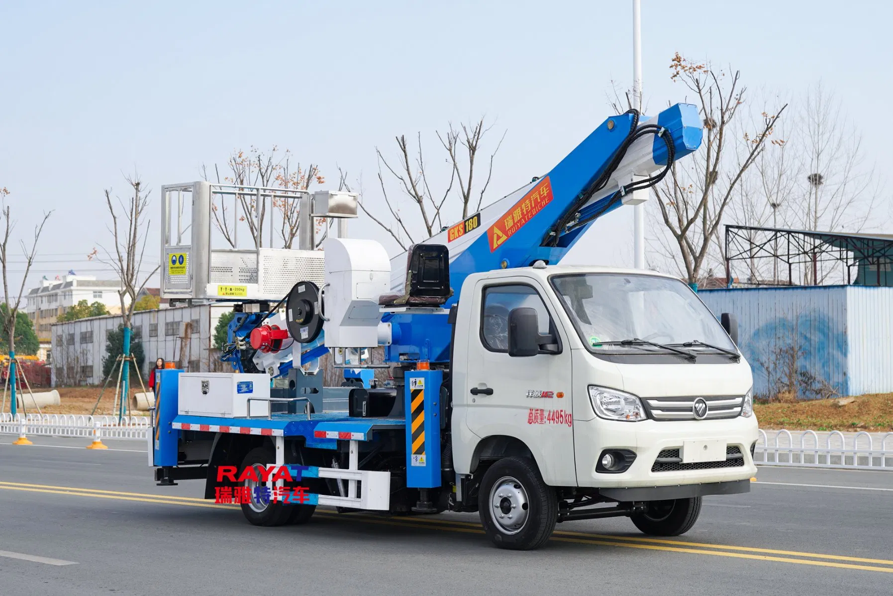 Heavy-Duty 4X2 Aerial Work Truck with 18m Hydraulic Crane Truck