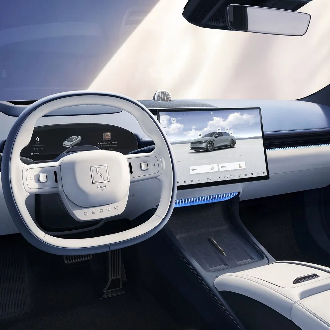 Zeekr 007 Battery Electric Compact Executive 4-Door Smart Driving EV Car