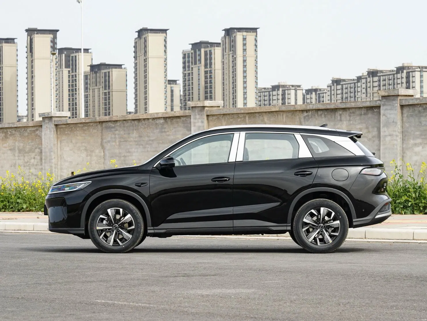 High Performance Fast Speed New Energy Vehicle Byd Sealion 05 Plug-in Hybrid EV Single Speed Gearbox 5-Door 5-Seater SUV Car