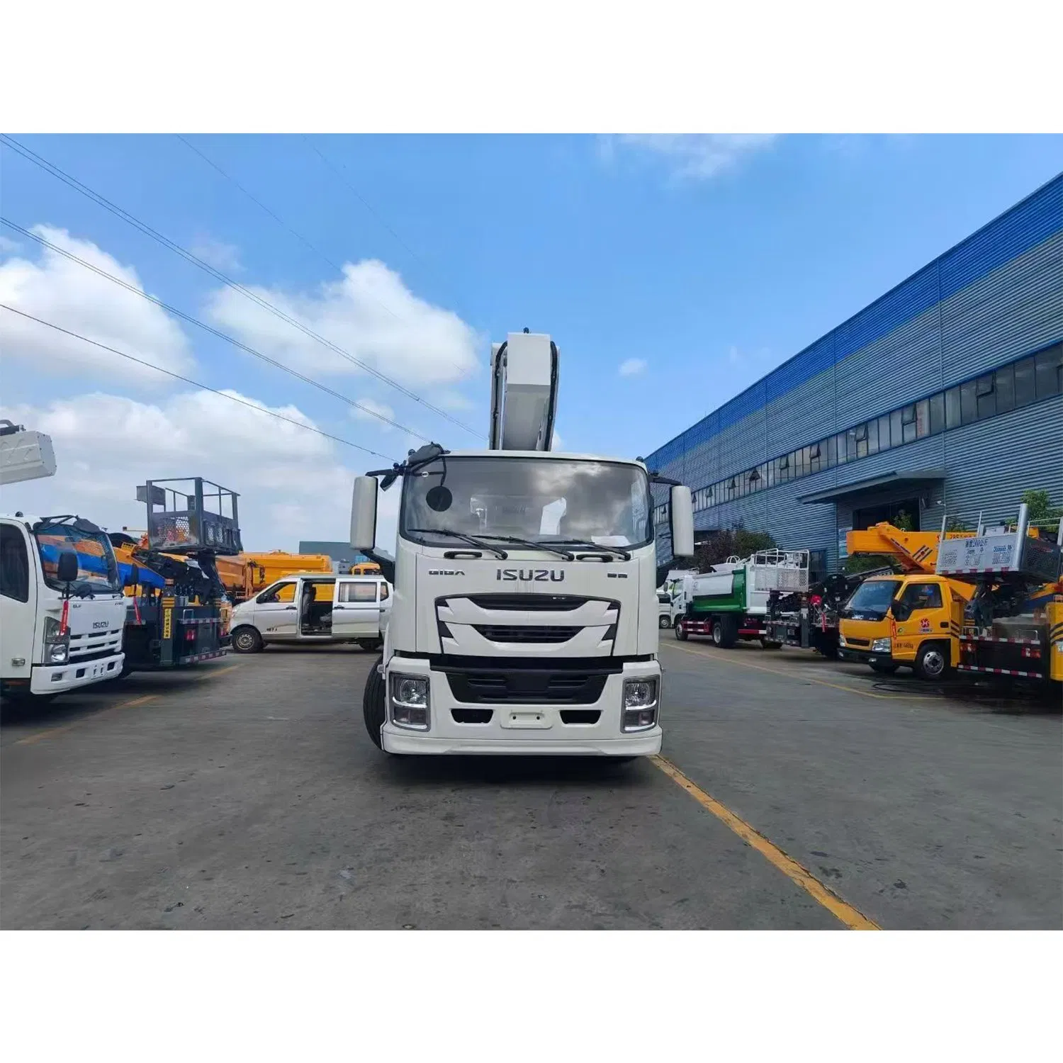 Heavy Duty High Strength 3000W 360&amp; Deg; Aerial Platform Aerial Work Truck