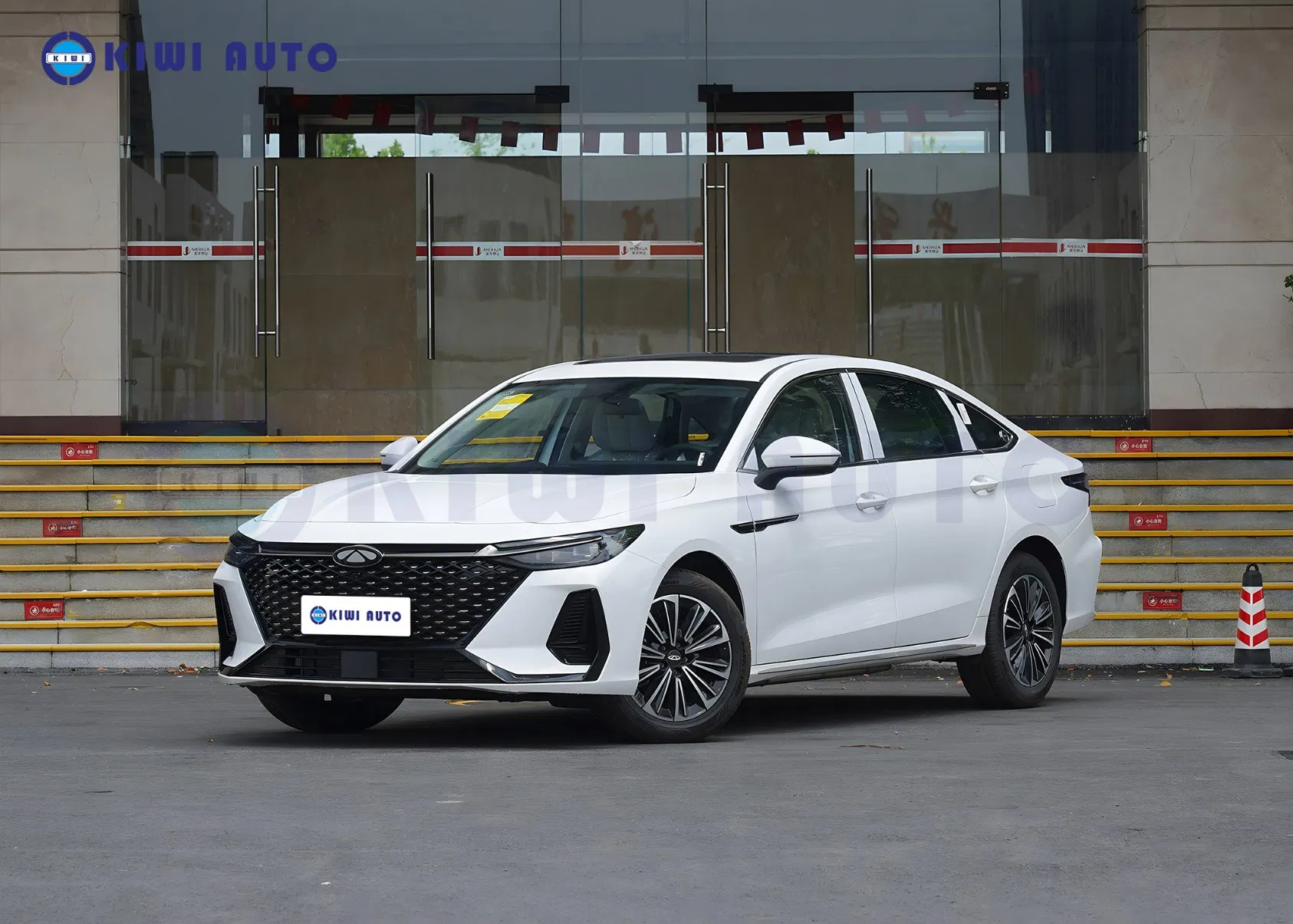 China Chery Vehicle Fulwin A8 5 Seaters Family Cars Luxury Plug in Hybrid Car Compact Sedan