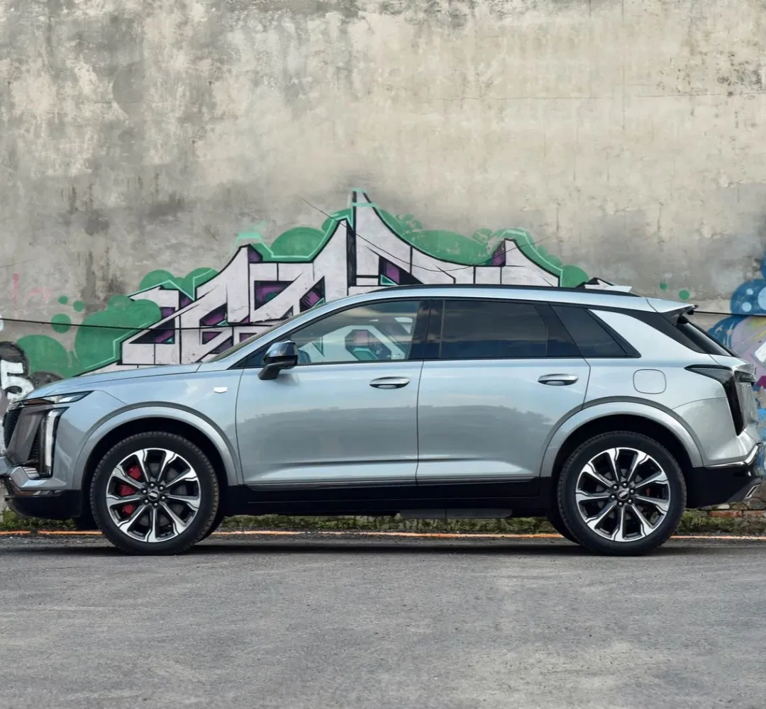 Cadillac XT5 Detailed View