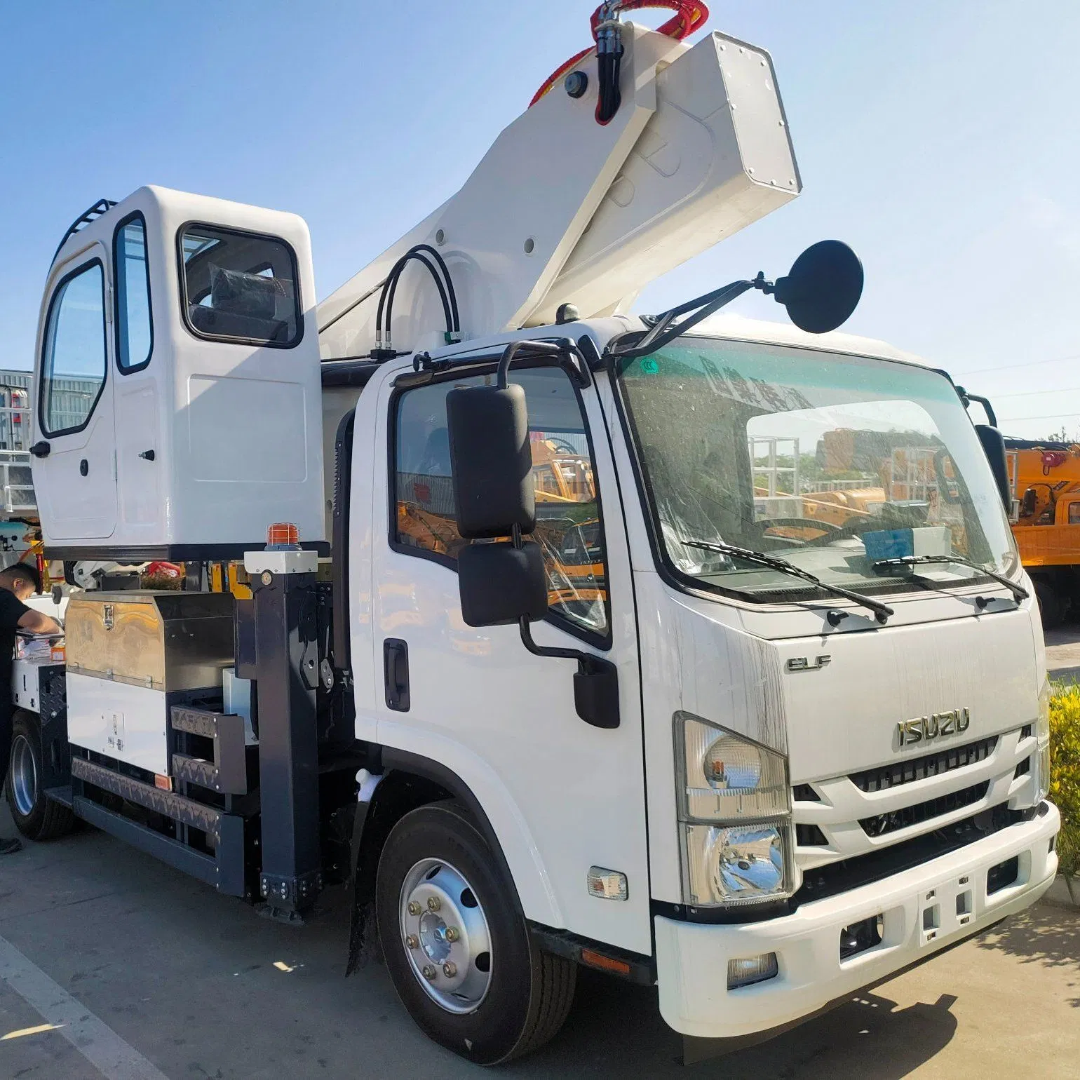 32m Telescopic Boom Truck Work Platform. Heavy-Duty High-Reach Telescopic Boom Truck