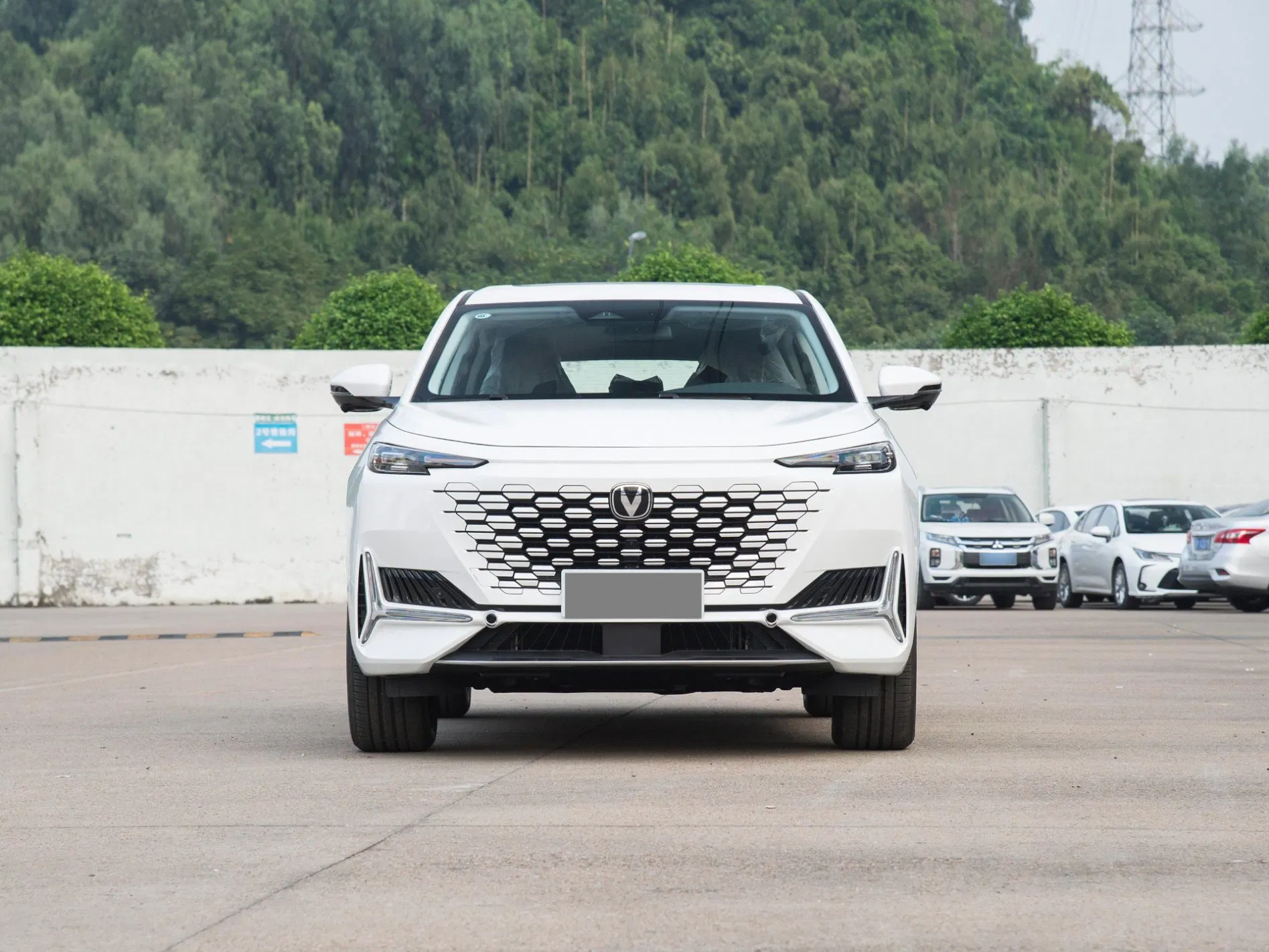 Performance-Driven Plug-in Hybrid SUV Changan Uni-K Idd Car