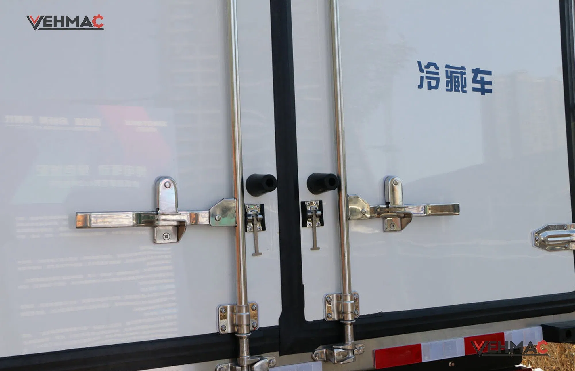 4X2 Sinotruk HOWO Zero Emission Electric Refrigerated Cold Chain Delivery Cargo Van Box Freezer Truck