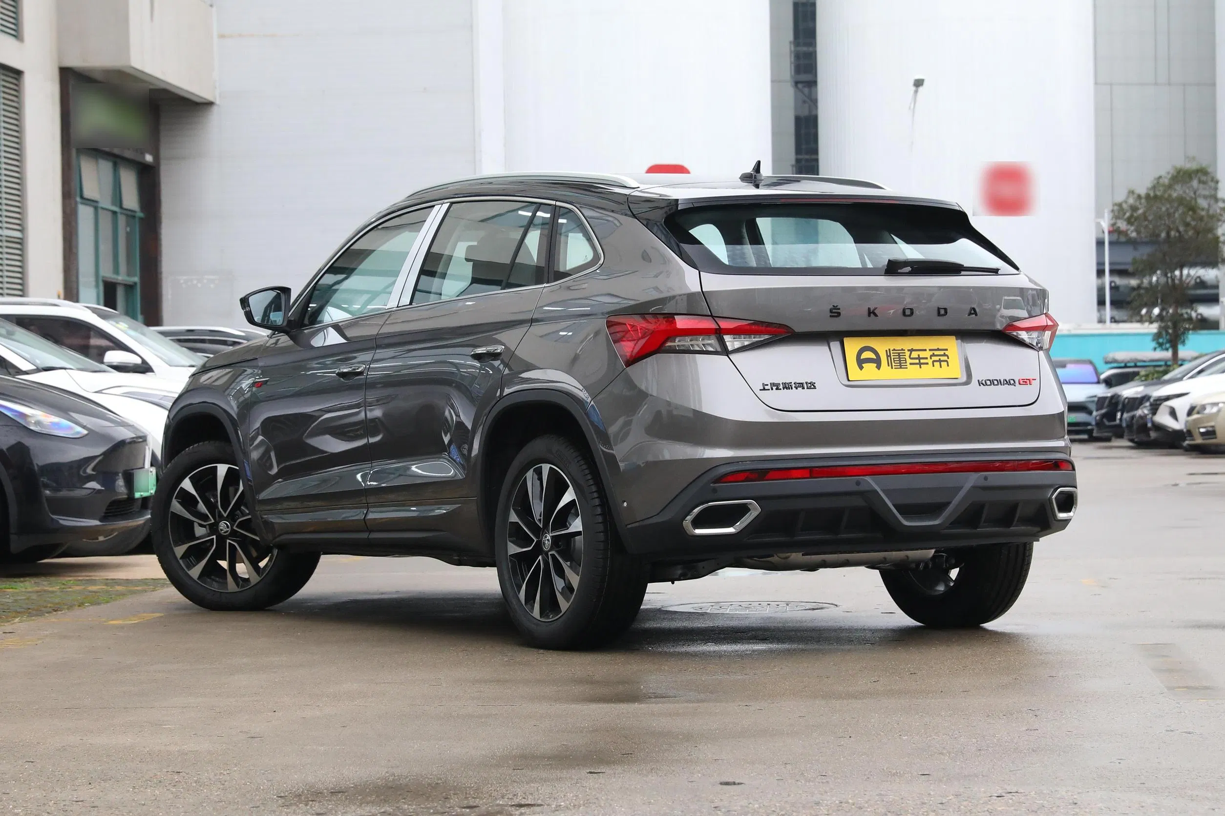 Vente Chaude Voiture d'Occasion Kodiaq Gt Essence Tsi330 2WD Édition Luxe SUV