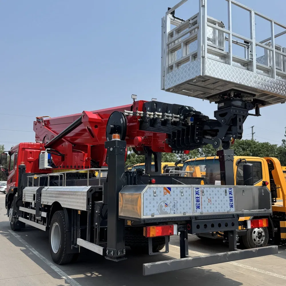 Aerial Work Platform Truck with Heavy-Duty Chassis Iisuzu Boom Lift Truck