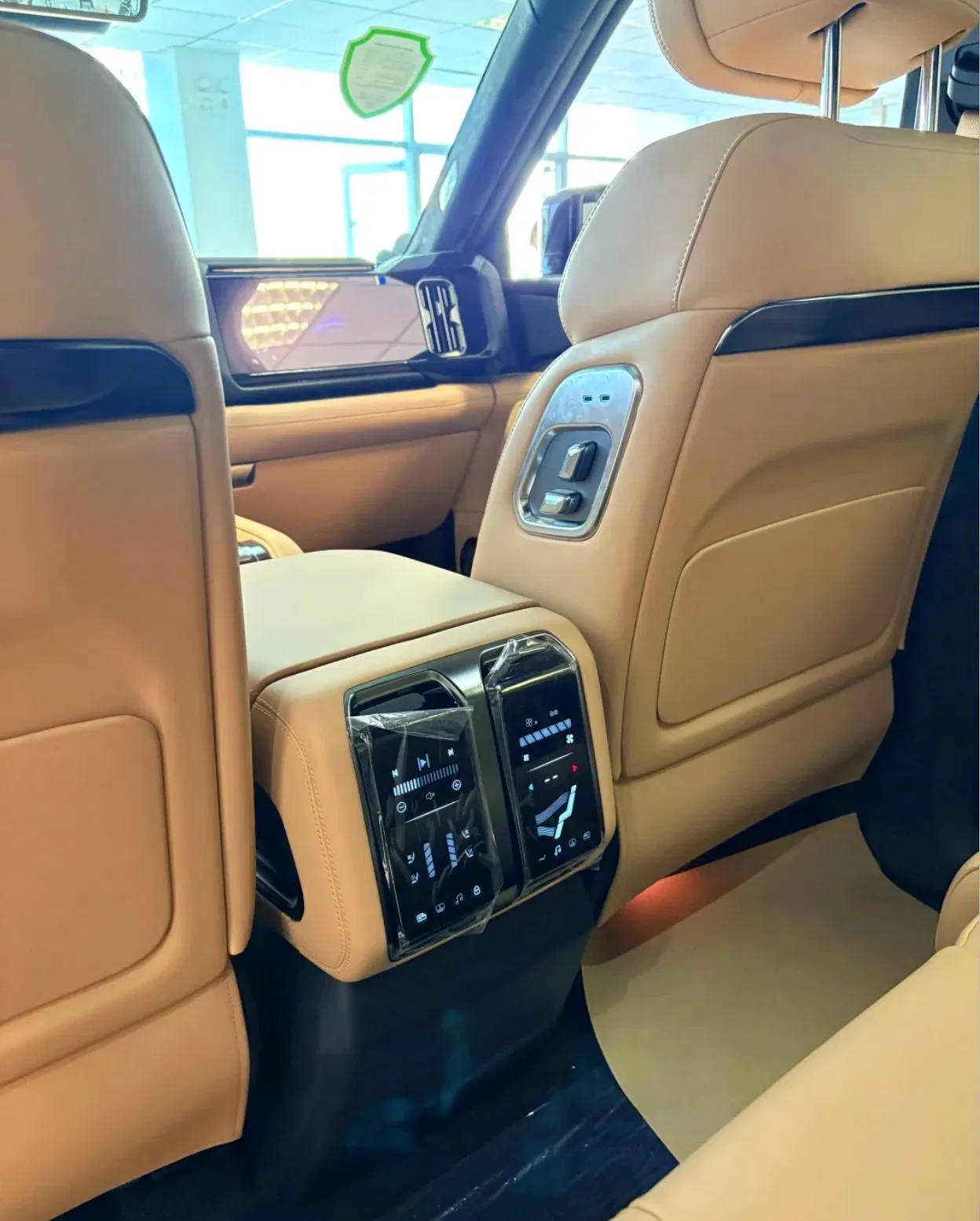 1 5t Plug-in Hybrid Fang Cheng Bao Leopard 8 SUV 5-Seater