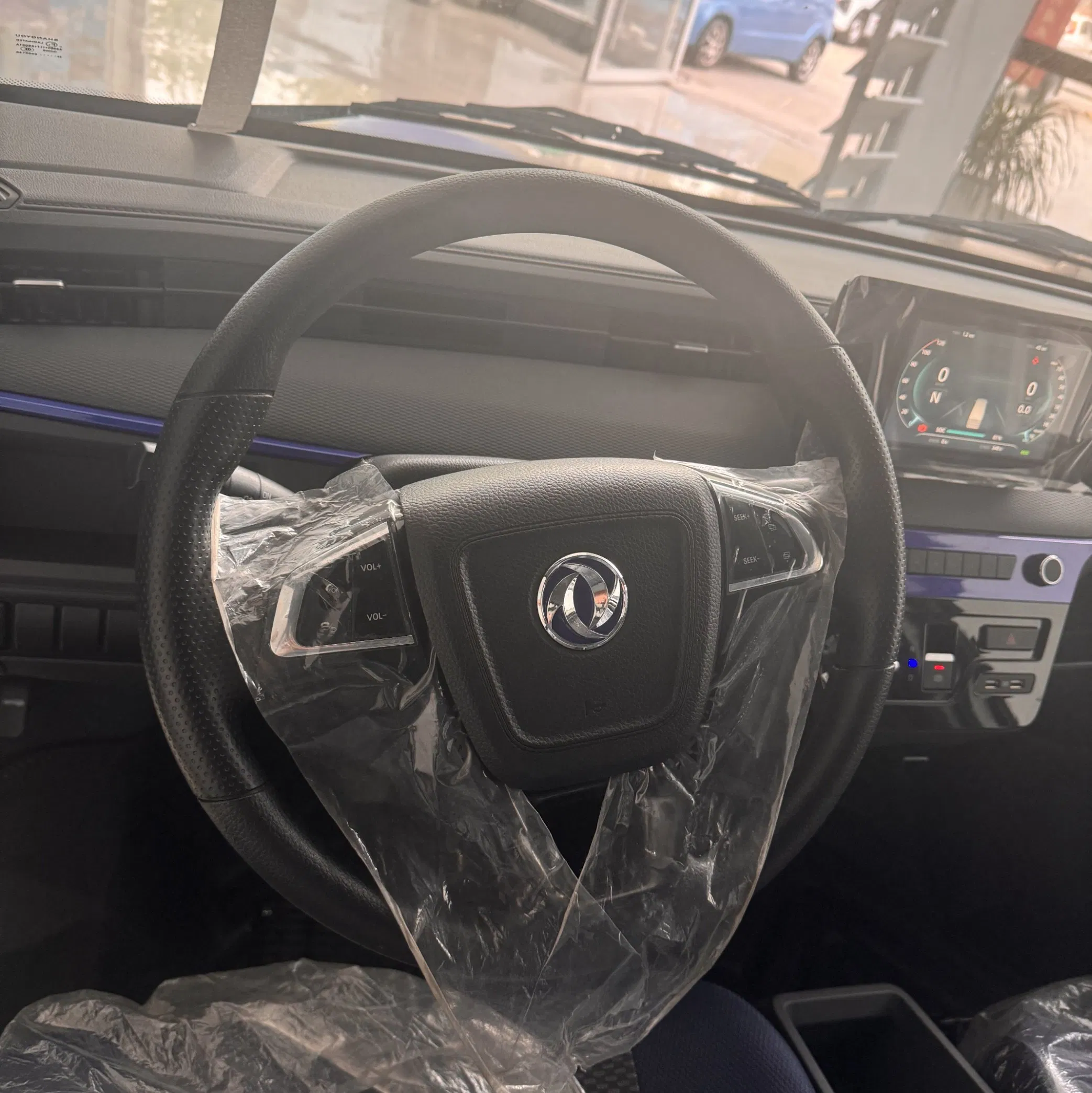 Em27 Zero-Emission Refrigerated Truck for Cold Chain Delivery