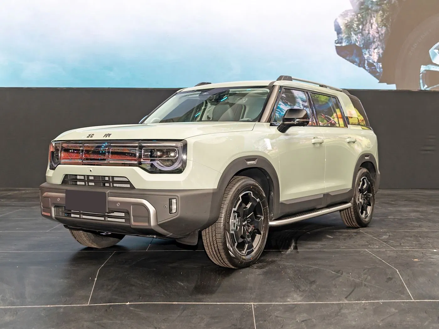 Big Space Stylish Beijing off-Road Bj30 Sport Utility Vehicle for Urban Daily Commuting