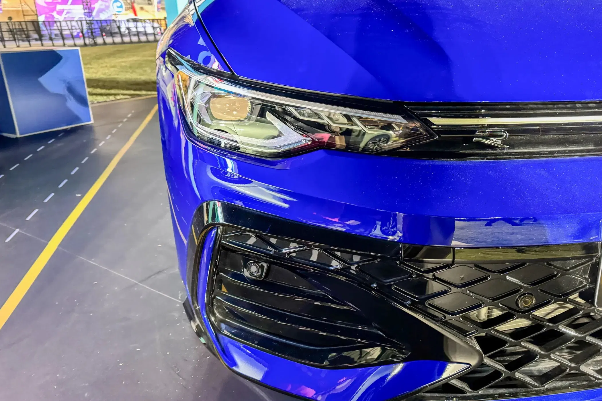 Hot Sale 5 Automatic Ship 4289X1788X1479 China Sleek Sporty VW Sedan Golf