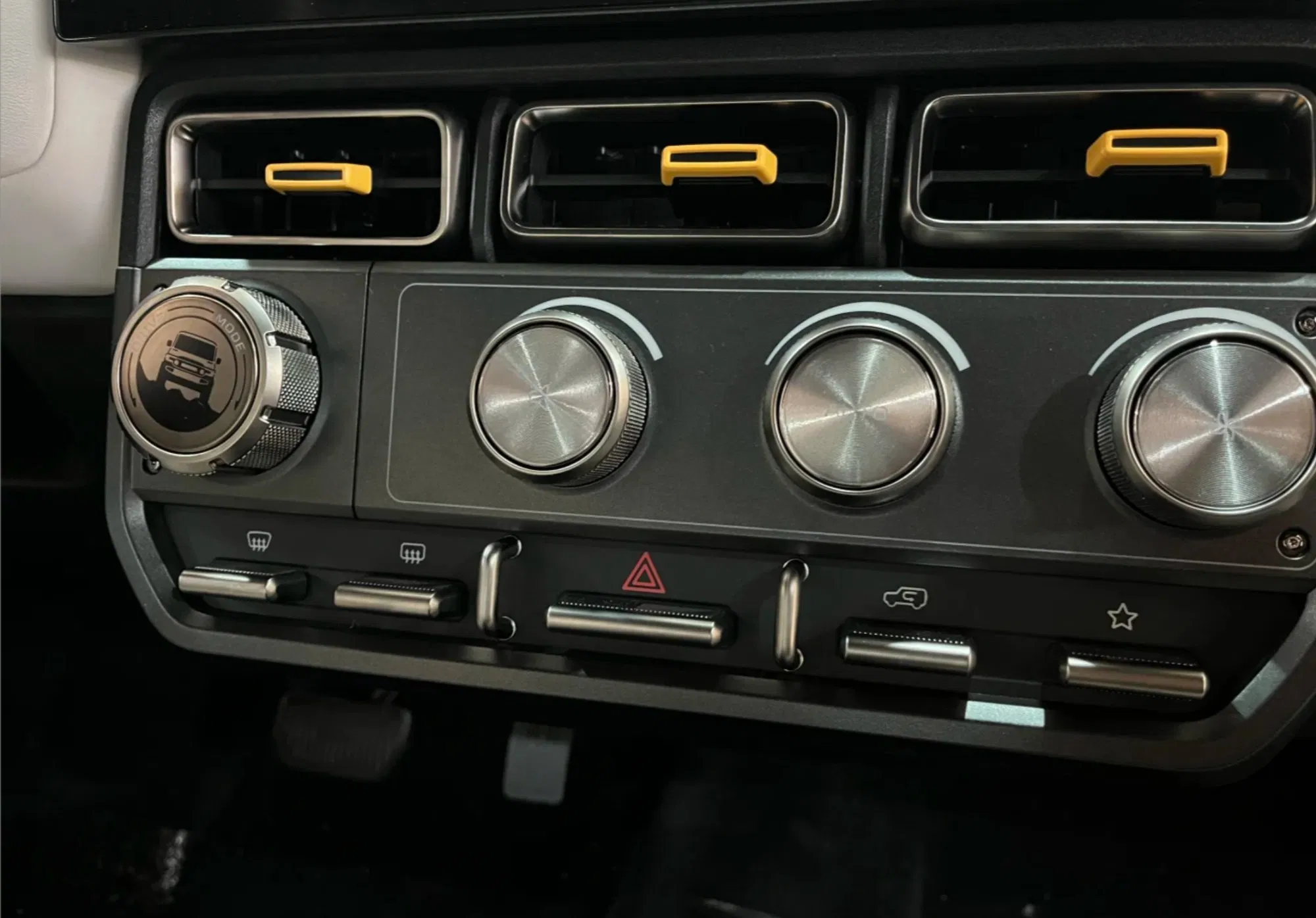 2023 Icar V23 5-Door SUV: 156 PS Plug-in Hybrid 2WD