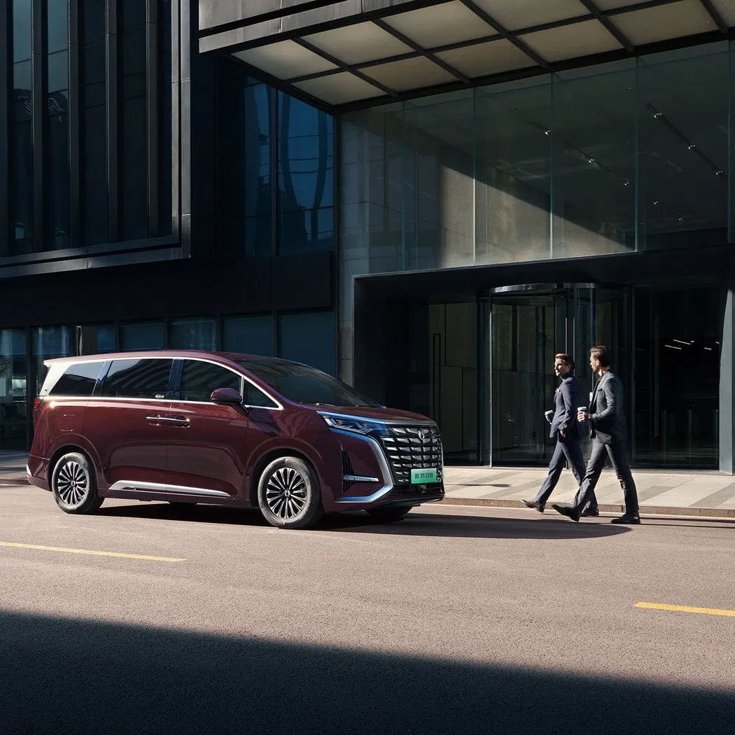 Par Byd Denza D9 Monospace Électrique à Batterie et Hybride Rechargeable Luxe 7-Seat MPV Premium Drapeau Voiture Électrique Pure EV