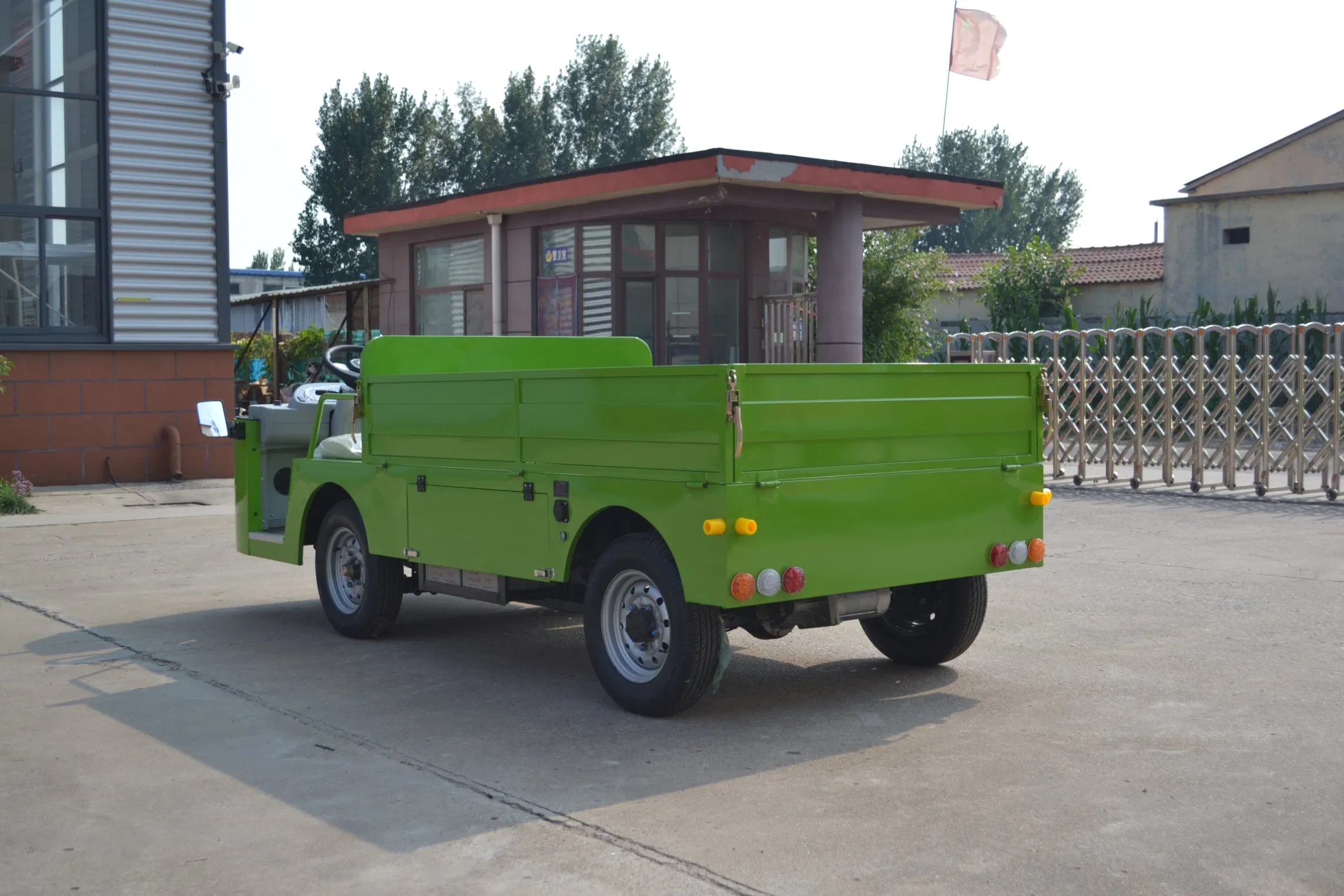 Fast Selling Mini Truck Load Carrying 1000kg Electric Light Truck Speed 81km/ Left Steering Electric Delivery Van Truck
