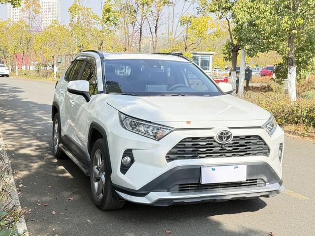 Used Toyota RAV4 Car Hybrid High Performance Compact SUV Family Car with Turbo Engine Leather Seats Acc Cruise Control Rwd Drive RAV4 2024 2025