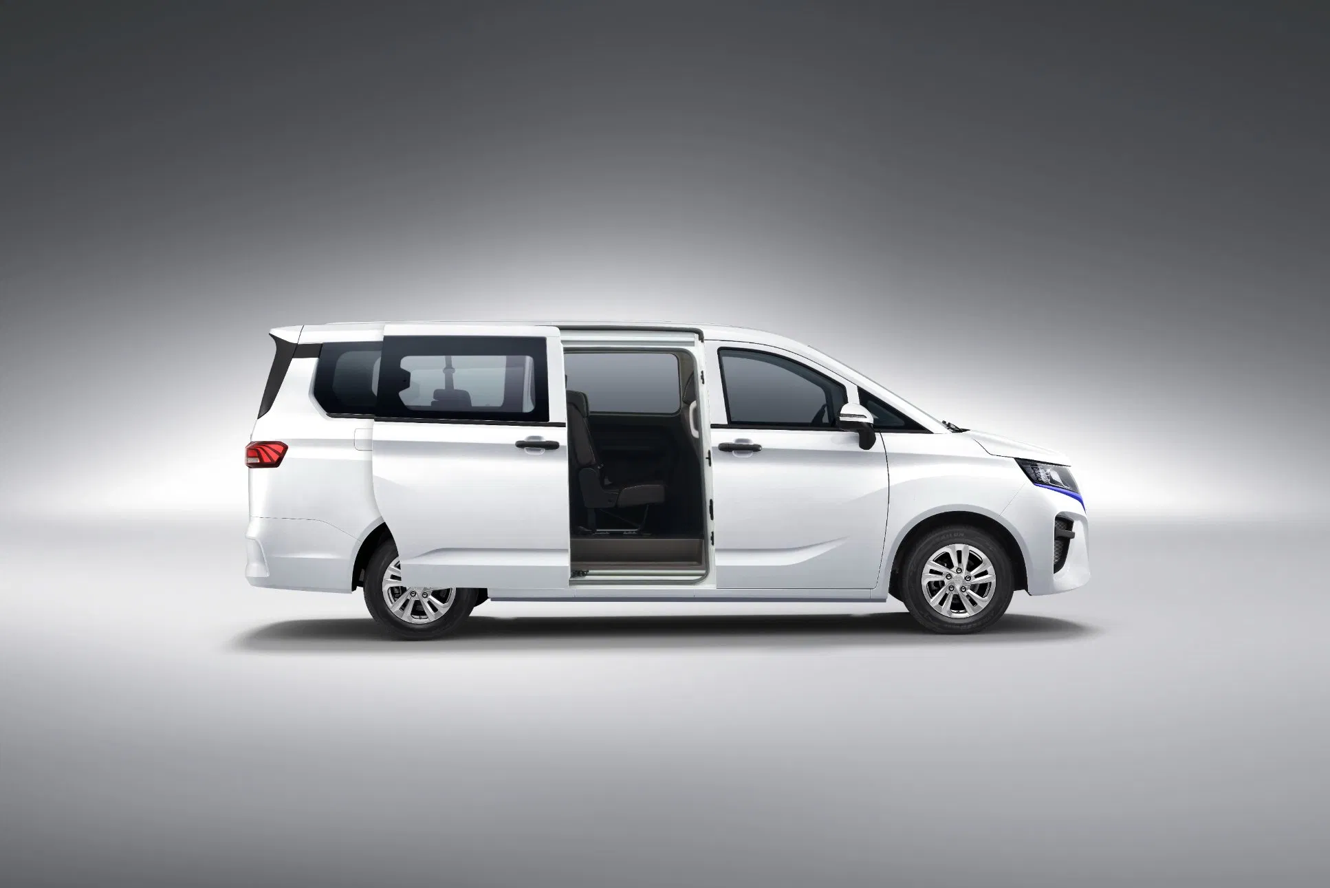 BAW Electric MPV EV Luxury Passenger Transportation Van 400km Range