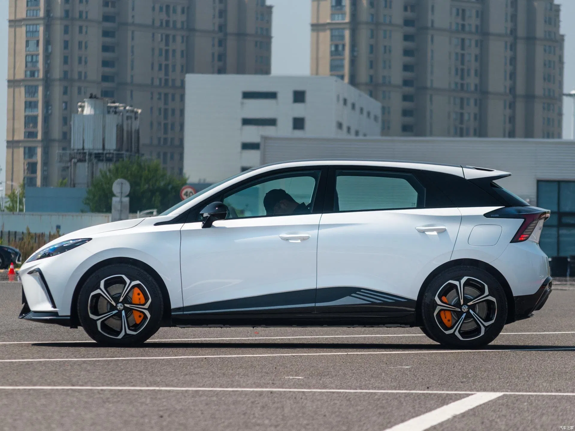 Pure Electric Car Mg Mula* 2023 Model 425km Executive Edition Permanent Magnet Synchronous