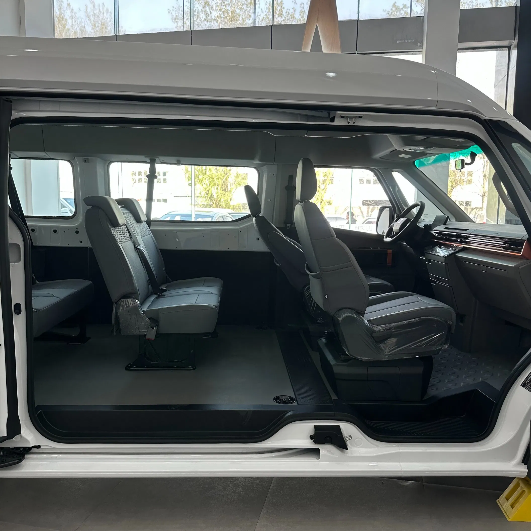 Geely Super Van 6/7 Setas Electric Luxury Van Electric Mini Bus