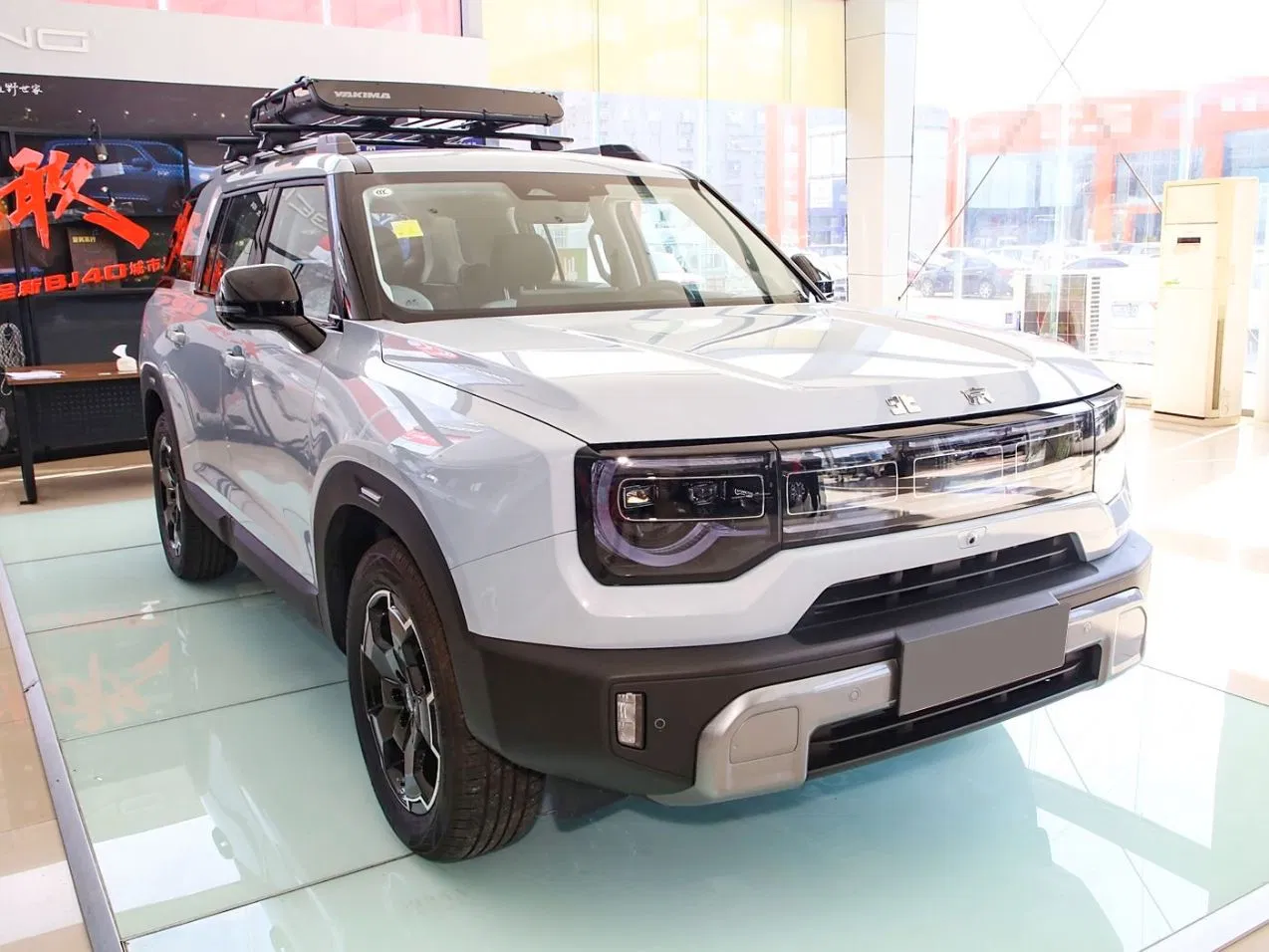 Fuel-Saving Versatile Beijing off-Road Bj30 Sport Utility Vehicle for Urban Daily Commuting