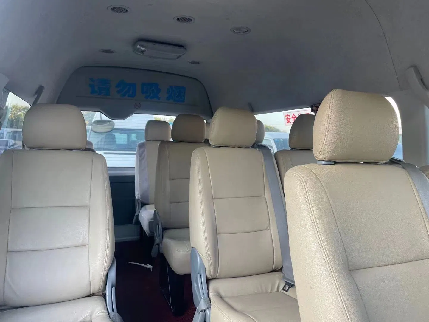 Hot Selling Used Hiace Luxury Passenger Van 16-Seater for Sale