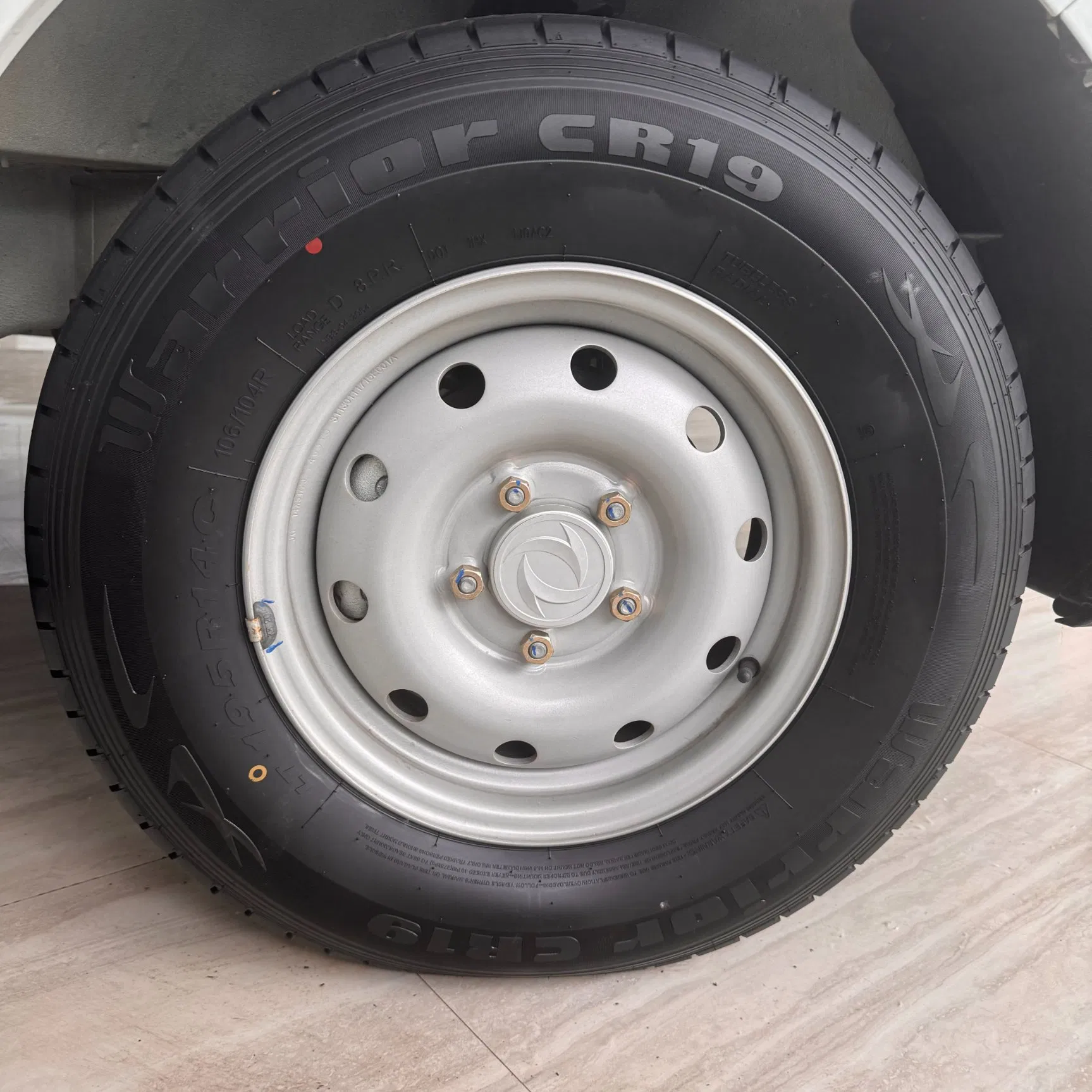 Em27 Zero-Emission Refrigerated Truck for Cold Chain Delivery