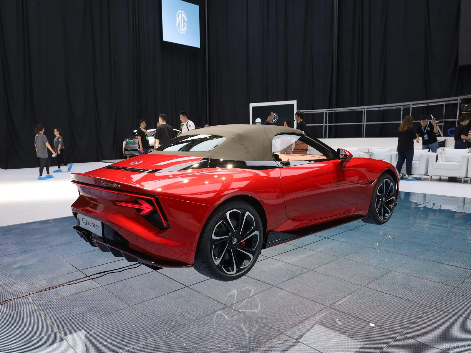 High Torque Single Motor Performance Car Mg Cyberster Electrical Sports Car