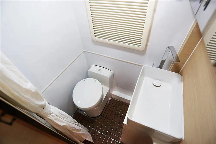 Maxus Saic 4X4 Pickup RV Camper Truck for Ultimate Adventure