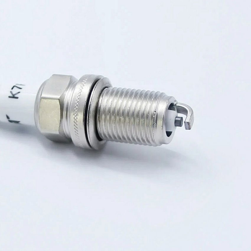 Wholesale China High Quality Auto Parts Spark Plugs for Japanese, Korean Cars, Toyota, Corolla, Hyundai, Suzuki, Vitara, Nissan Auto Parts 11