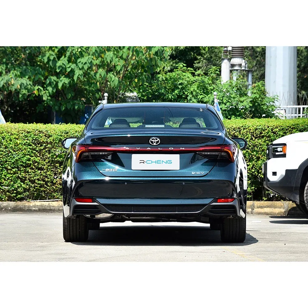 High Performance 2.5L Toyota Avalon Sedan Electric-Gasoline Hybrid E-CVT Toyota Avalon Car Price