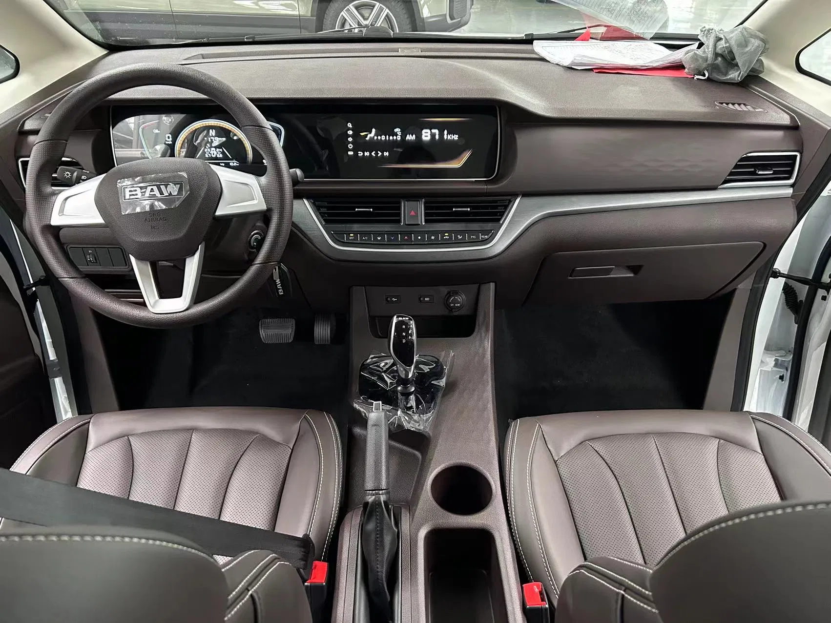 BAW Electric MPV EV Luxury Passenger Transportation Van 400km Range