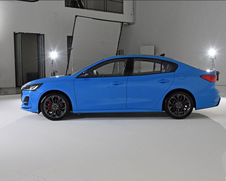 2020 Ford Focus Luxury Sedan - High-Performance Gasoline Vehicle