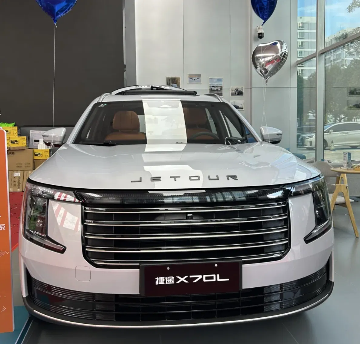 Jetour X70L 5-Seater SUV 1 5t Plug-in Hybrid 2WD Drive