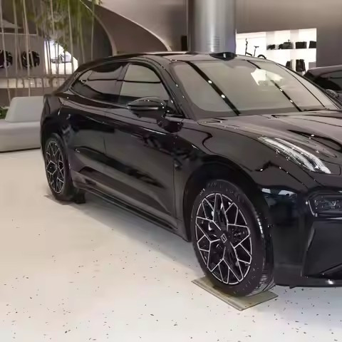 2025 Zeekr 001 Hatchback à direction gauche, véhicule chinois à grande vitesse, traction intégrale, suspension pneumatique, véhicule à énergie nouvelle, système audio YAMAHA