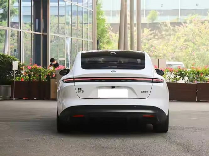 Nio Et5 Electric Sport Car High Performance Flagship EV with Hybrid Fuel Type Good Quality New Nio Automobile