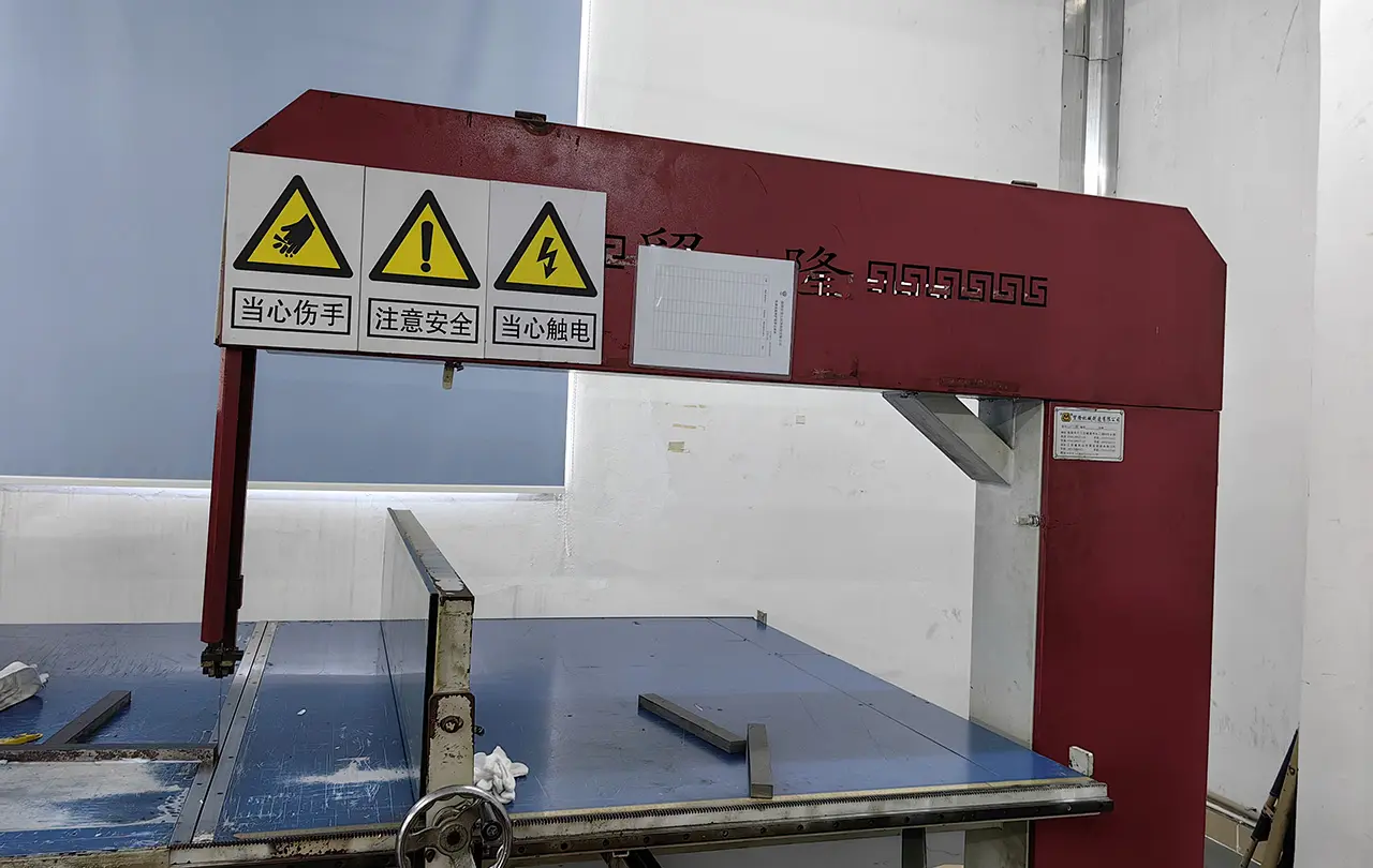 Cutting machine