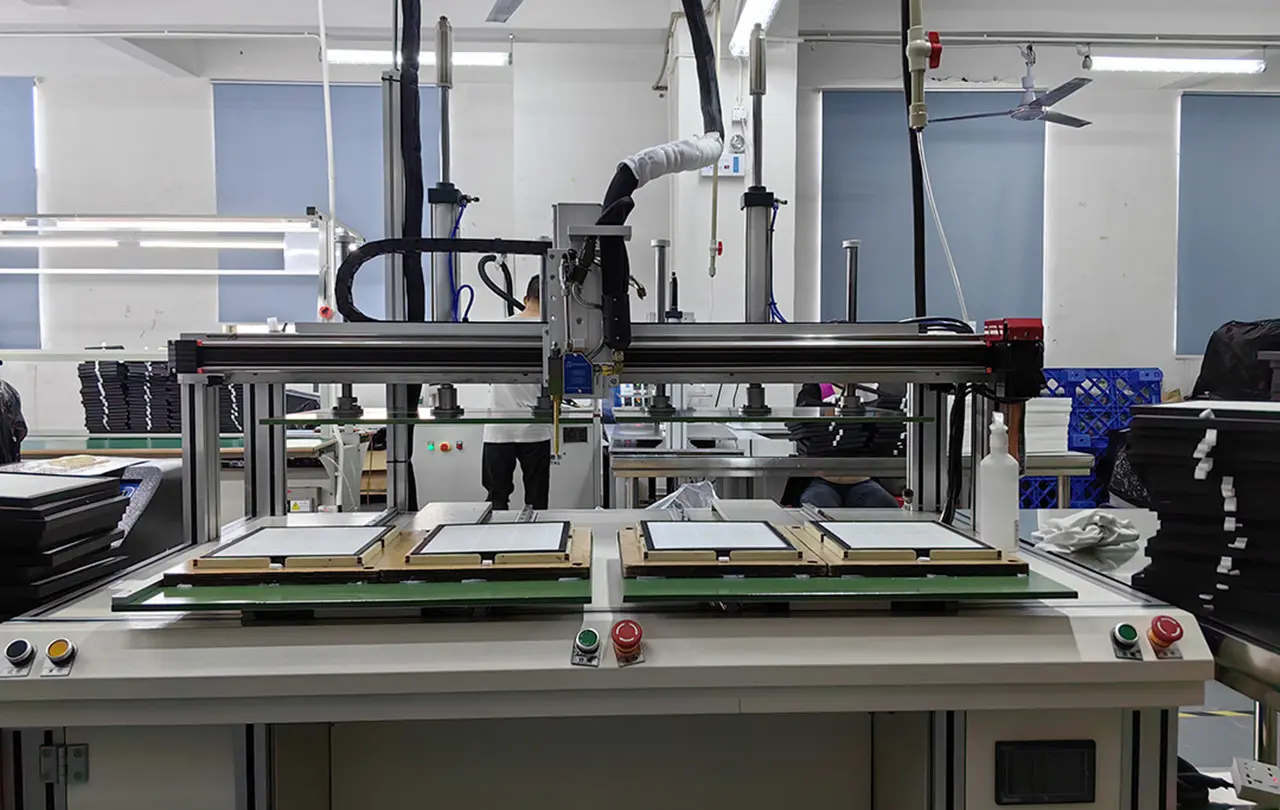 Gluing machine