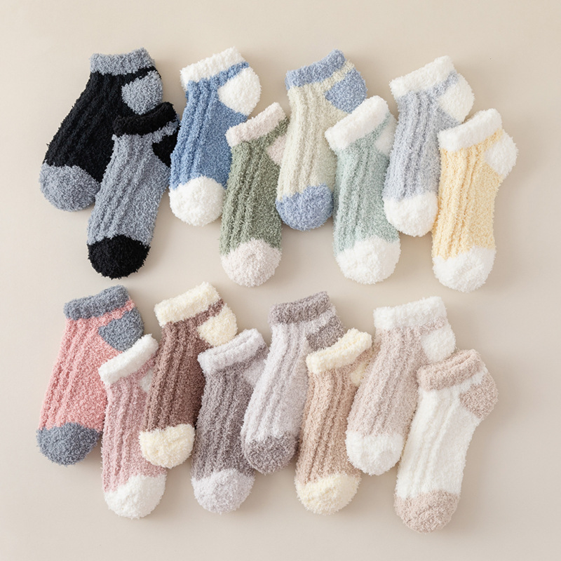 2026 Meias Térmicas Quentes Personalizadas de Terry Fuzzy para o Inverno para Mulheres