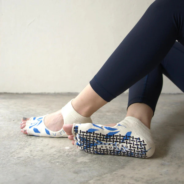 Xianghui estampado Hoop Sole Pilates exercício feliz Yoga dedo Meias flip Flop