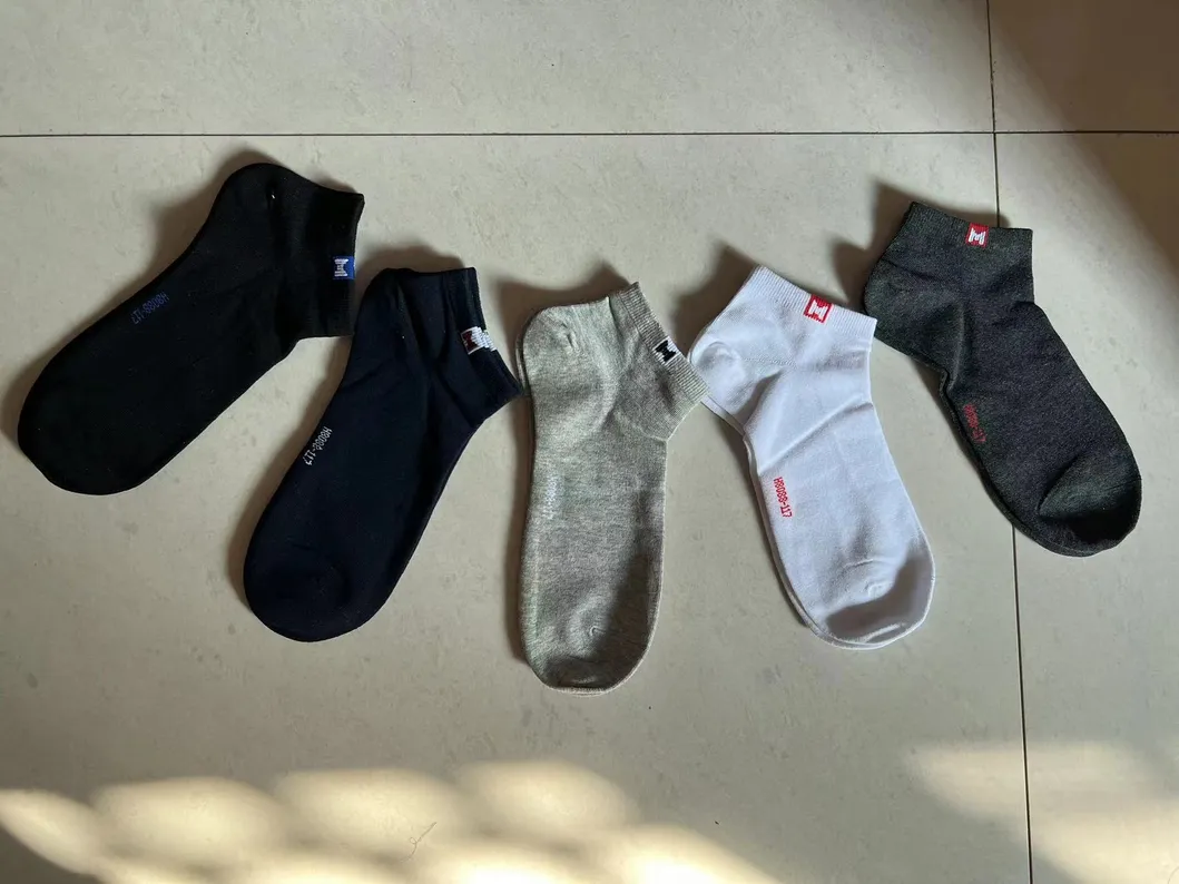Meias Invisíveis Personalizadas Estilosas para Homens - Novo Design