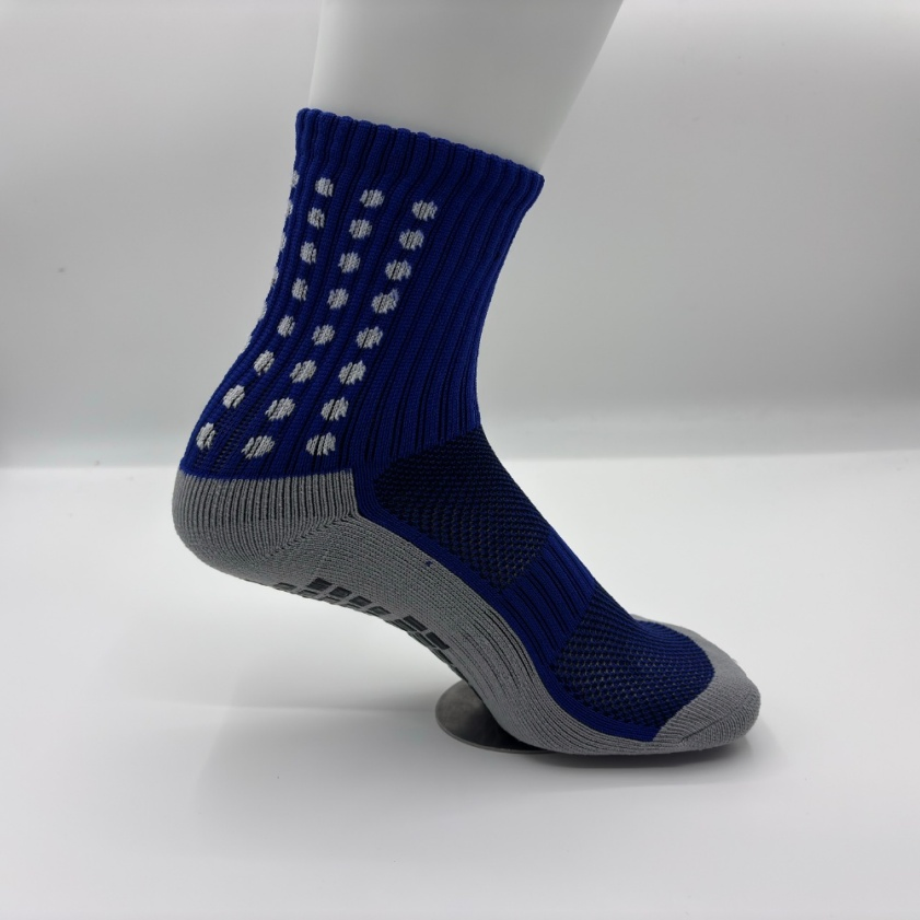 Meias esportivas personalizadas antiderrapantes com malha e aderência para basquete e futebol