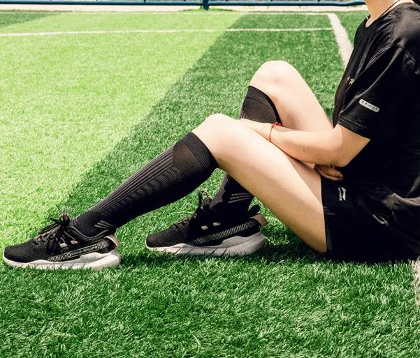 Meias esportivas de compressão personalizadas unissex para homens e mulheres por atacado