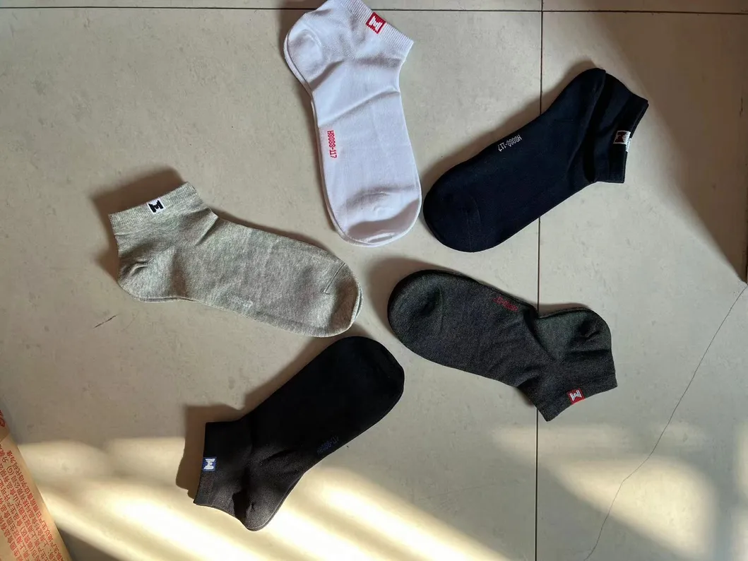 Meias Invisíveis Personalizadas Estilosas para Homens - Novo Design