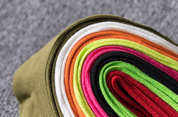 Meias esportivas casuais de algodão fluorescente impressas com listras verticais