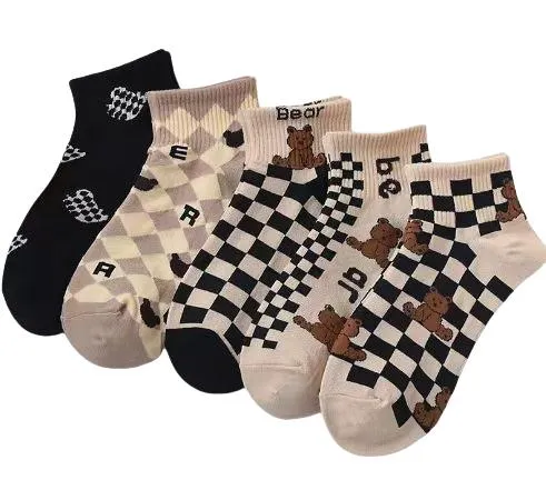 Atacado e personalização de todos os tipos de meias promocionais baratas de barco com ruffles no tornozelo e cano alto em muitos designs a preços baixos