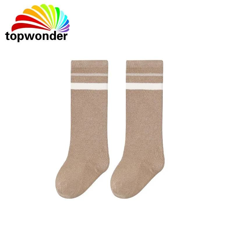Personalize e venda por atacado meias infantis de algodão até o joelho em muitas cores a preços baixos