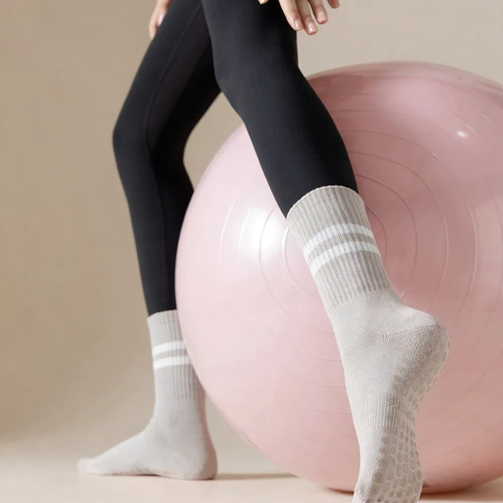 Meias de Fitness Femininas de Algodão Anti Pilling e Antiderrapantes até o Meio da Panturrilha