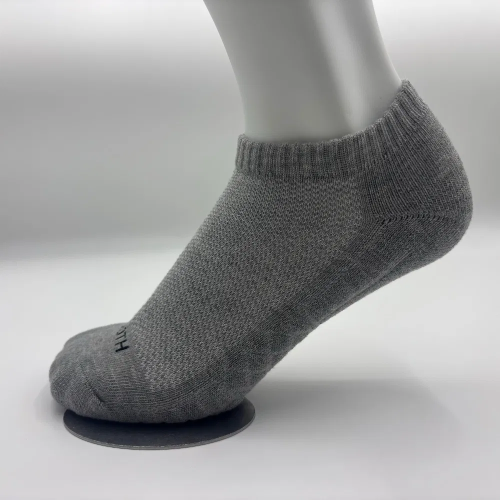 Meias esportivas respiráveis personalizadas de malha, cano curto, em algodão de alta densidade para corrida e treinamento