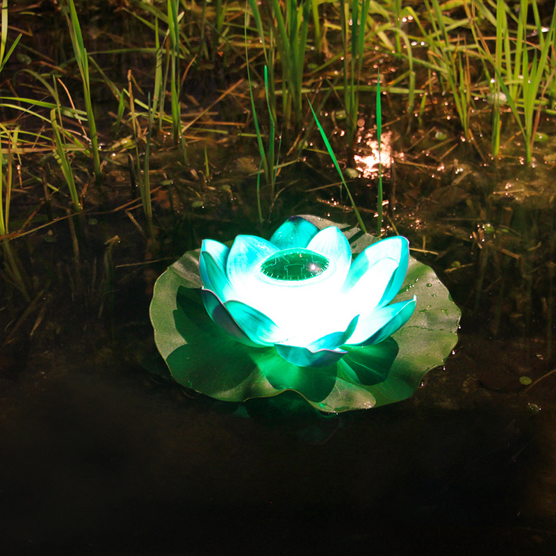 Color Changing Solar Floating Lotus Flower Lights PC Material IP65 Rated LED 1800lm Rechargeable Pool &amp; Pond Lighting